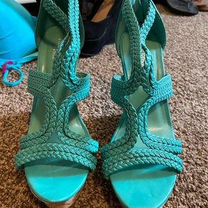 Turquoise wedge